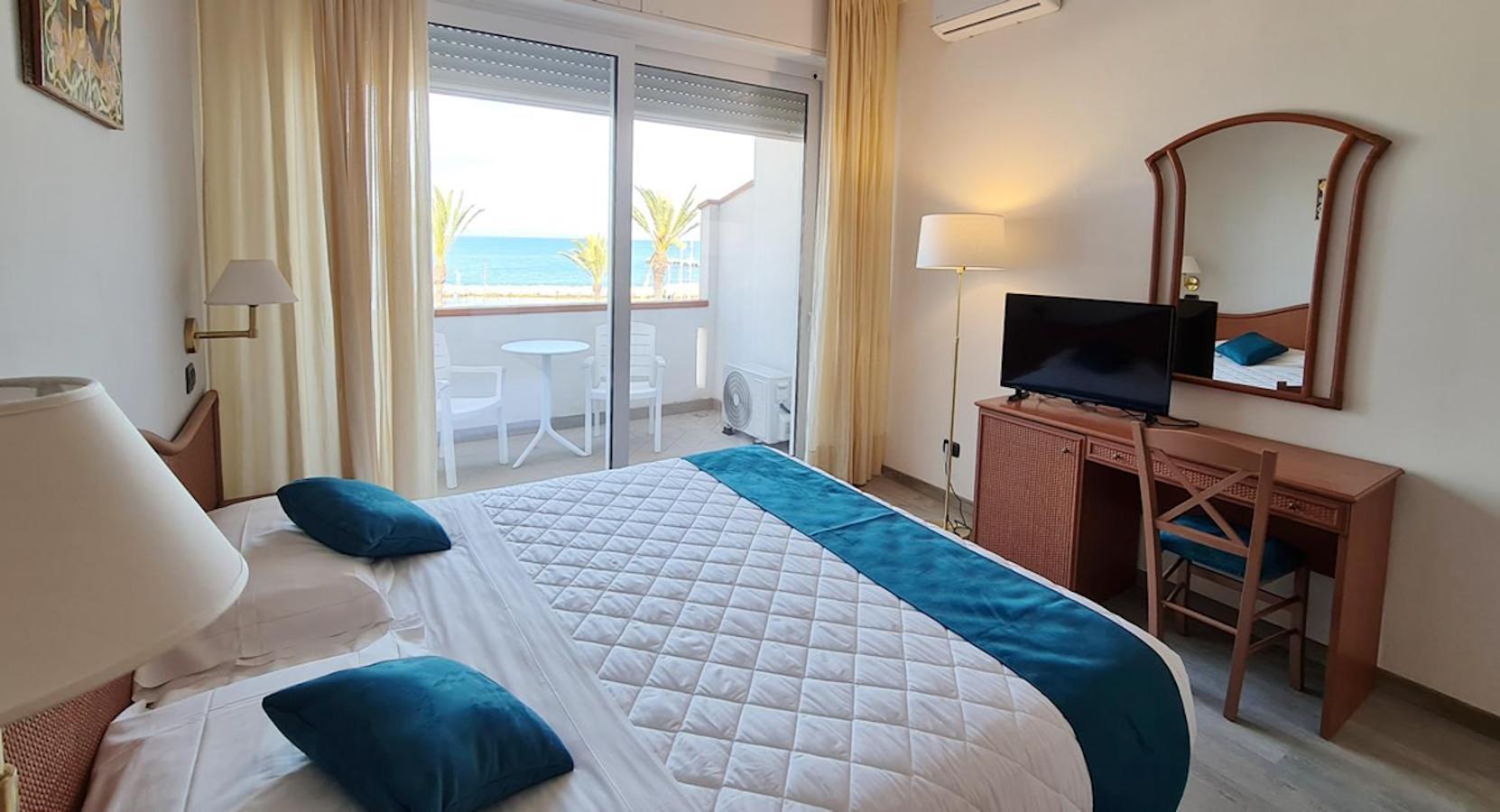 Hotel Levante - Isola D'Elba Cavo Bagian luar foto